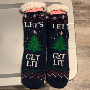 5/$25 Non slip fuzzy socks